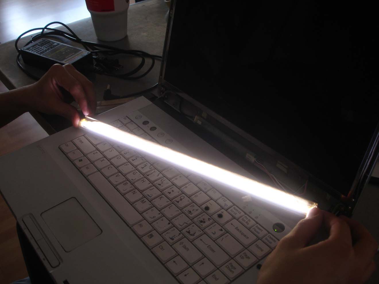 Замена и ремонт подсветки экрана ноутбука в Ярославле